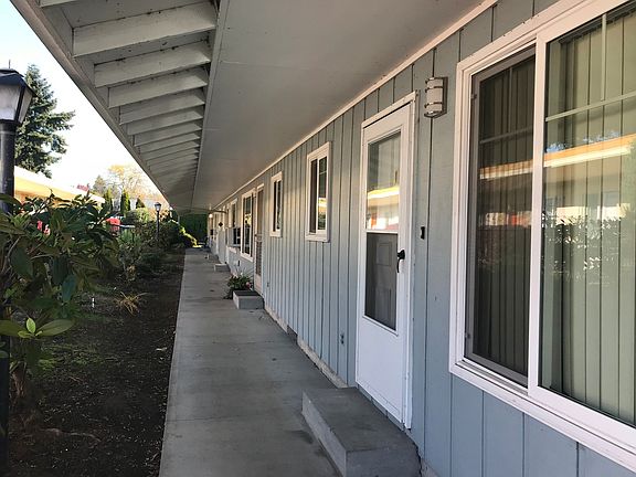 2nd image of 1327 E Reserve St APT 4