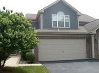 877 Wembley Ct, Elgin, IL 60120
