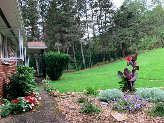 2nd image of 315 Langmaid Ln