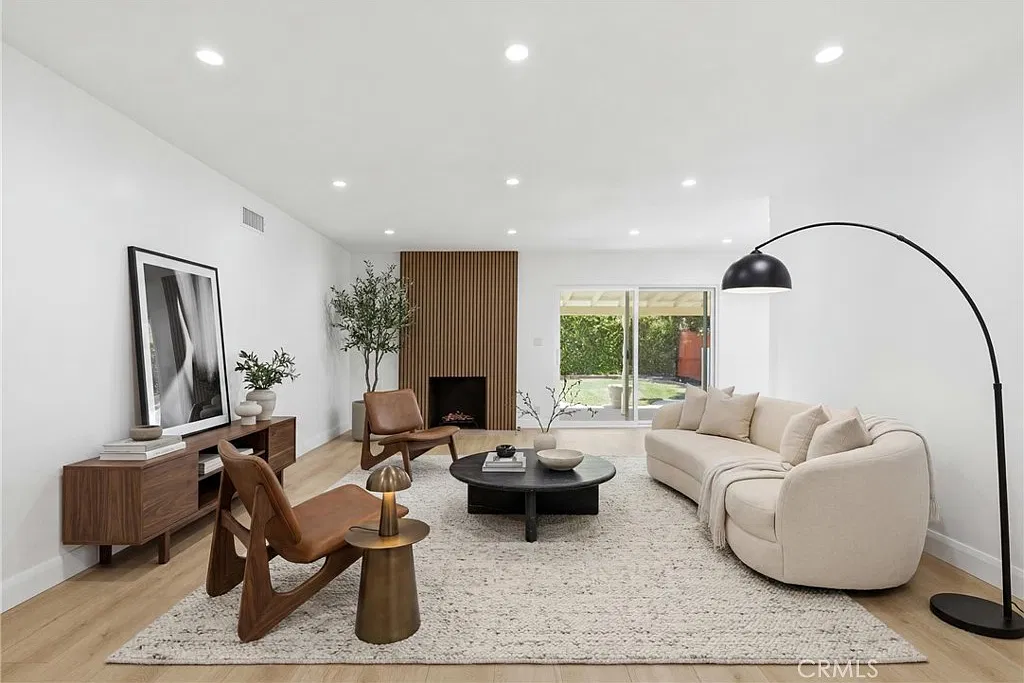 3 bed, 1450 sqft, $4,800 — Photo 3