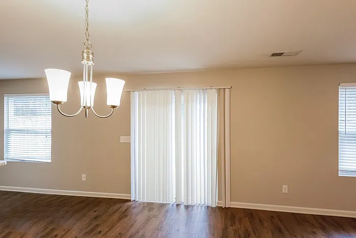229 Addison Dr — Photo 5