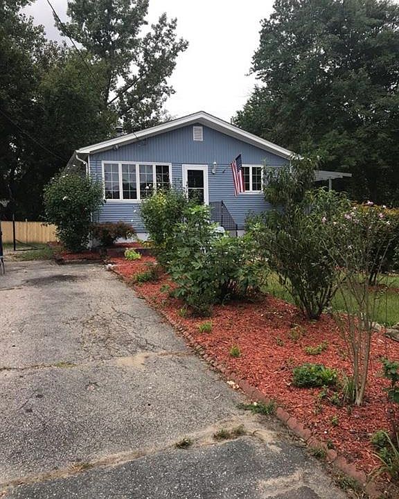 2nd image of 121 Pierce Ave