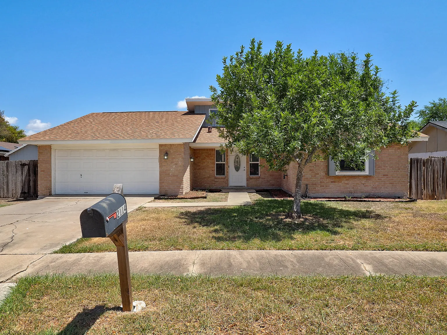 3 bed, 1623 sqft, $2,050 — Photo 1