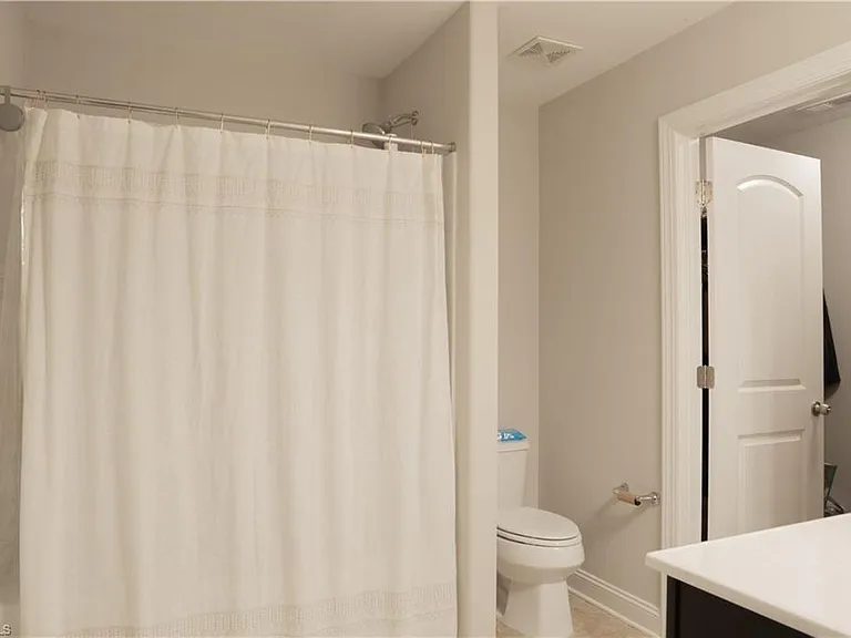 2941 York Place Dr — Photo 13