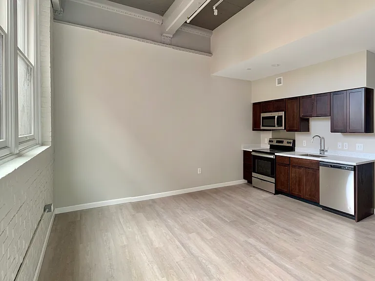 Chatham Lofts — Photo 14