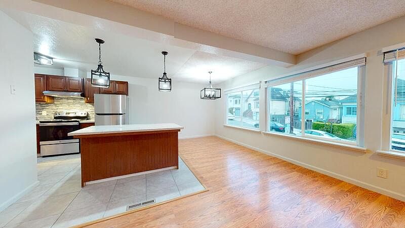 1st image of 152 Harold Ave
