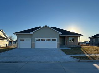 1503 E 64th St, Kearney, NE 68847