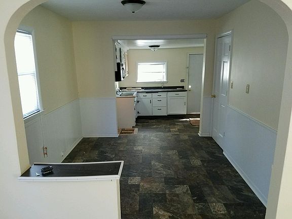 2nd image of 333 E Greenview Ave