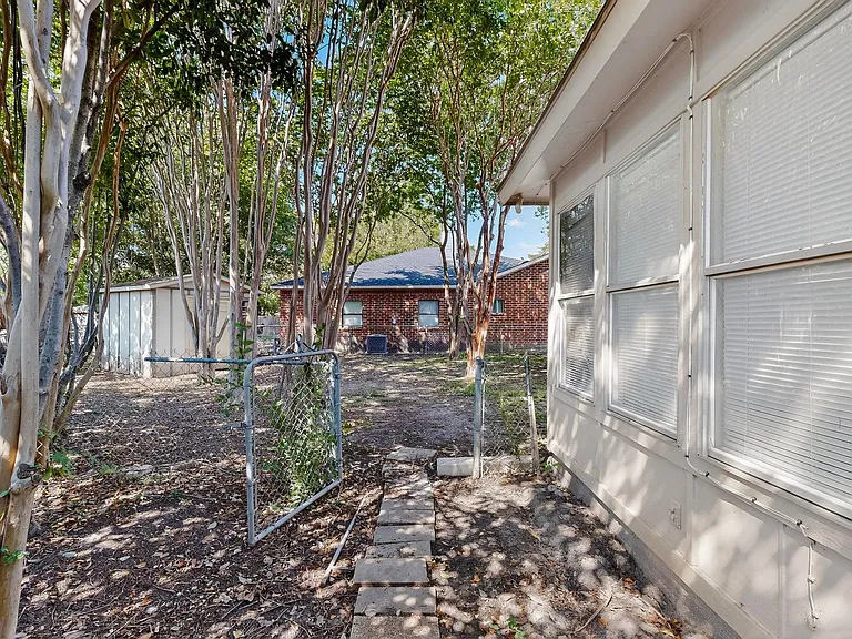 140 Trout St — Photo 40