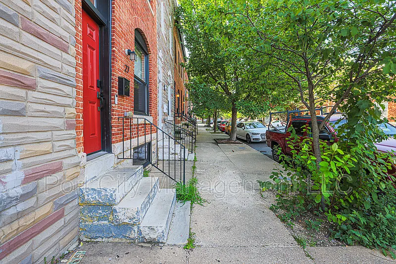 2 bed, 2.5 bath, 1378 sqft, $2,500 — Photo 2