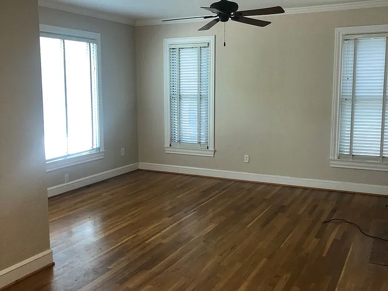 918 Bowie St — Photo 7