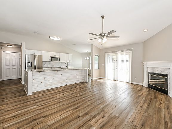 4th image of 8147 Pine Springs Ln