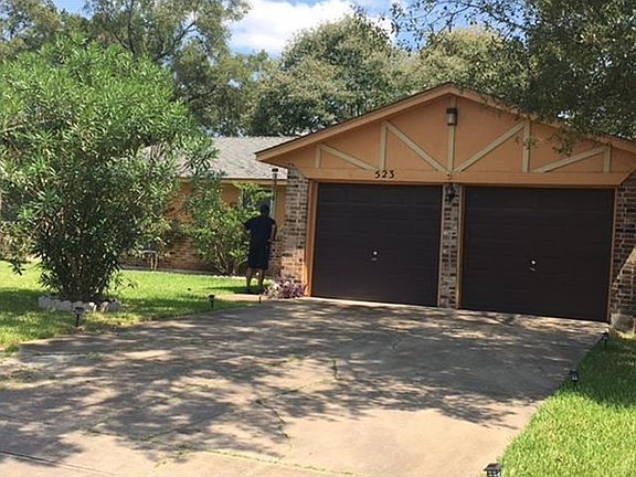 3rd image of 523 Coolwood Dr