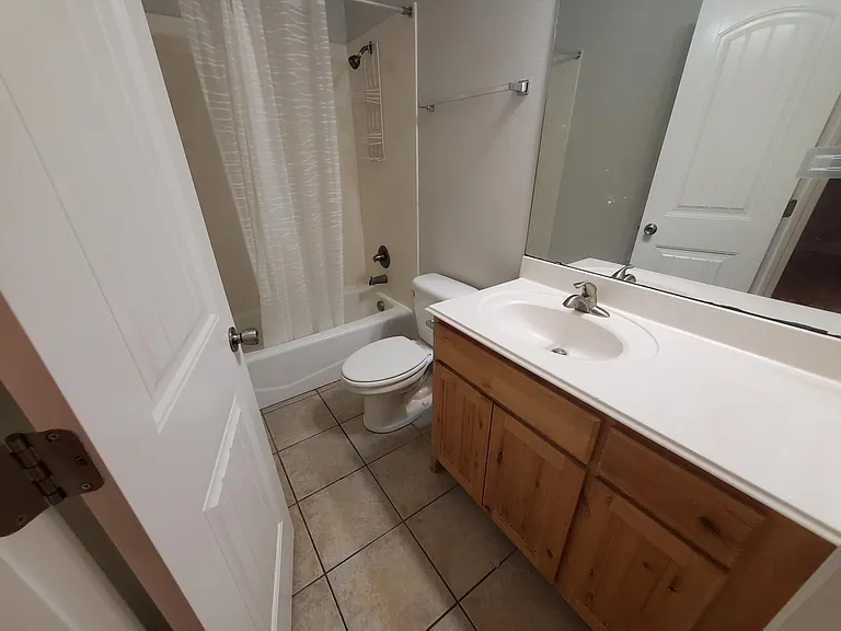 203 Pecan St #B — Photo 13