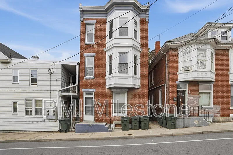 207 N Mulberry St #2