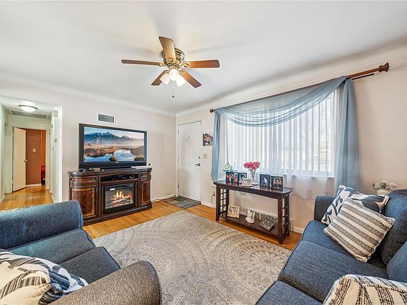 3rd image of 10019 Luna Ct