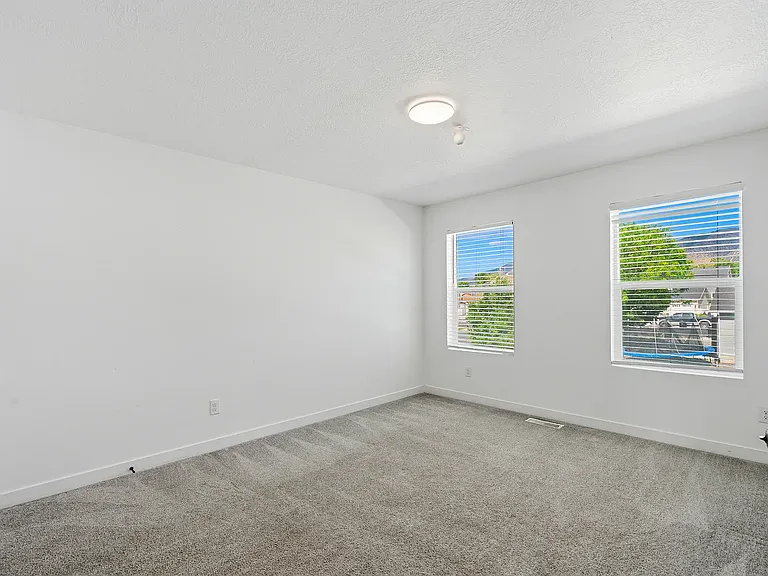 244 N 200 E — Photo 14
