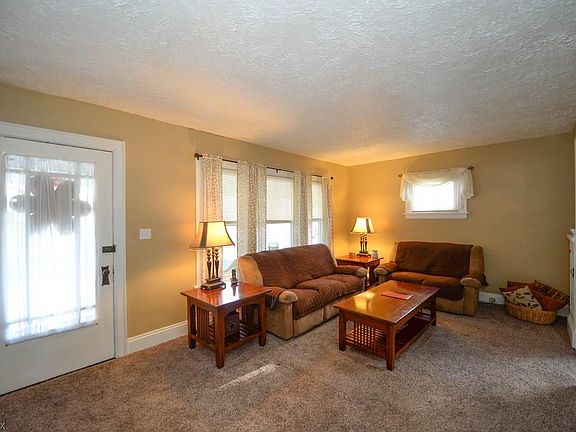 4th image of 420 Cypress Ave