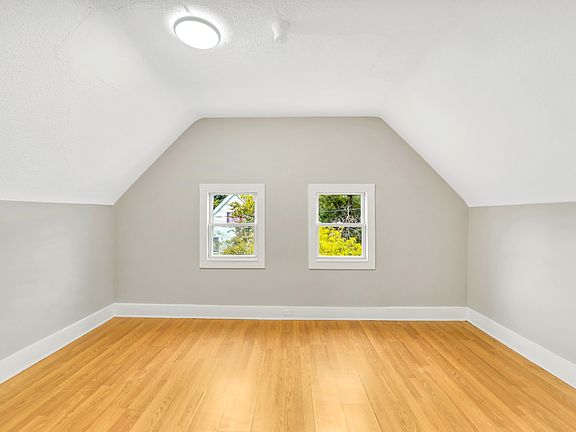 2nd image of 76 Thompson St #3