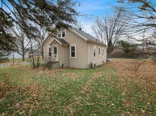 327 11th Ave SW, Cambridge, MN 55008