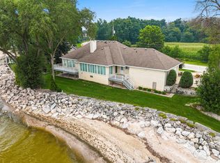 4101 Nicolet Dr, Green Bay, WI 54311