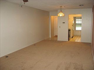 3rd image of 205 Island Dr