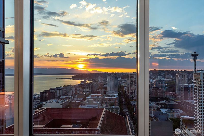 3rd image of 2033 2nd Avenue #2104