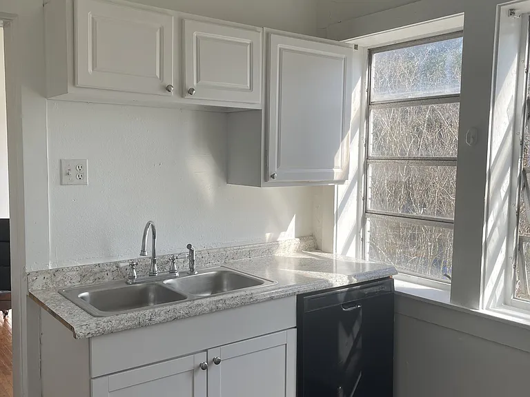 7904 Saint Charles Ave — Photo 22