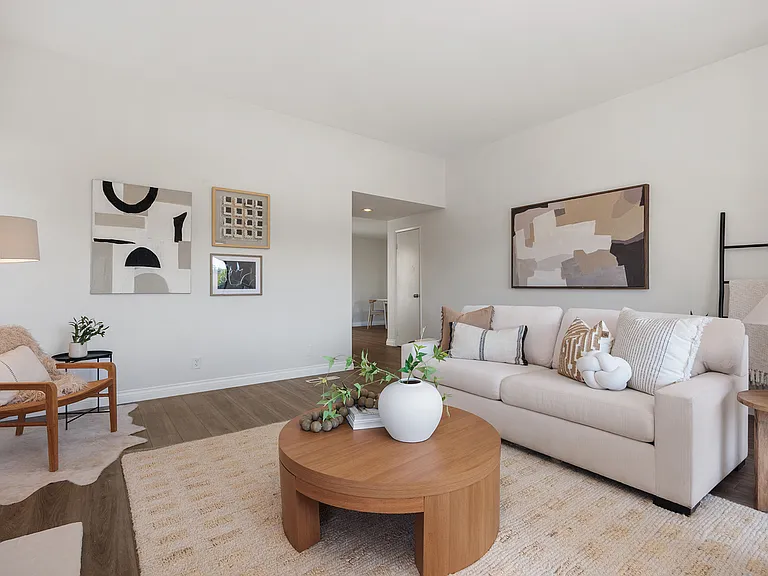 6660 Reservoir Ln — Photo 2