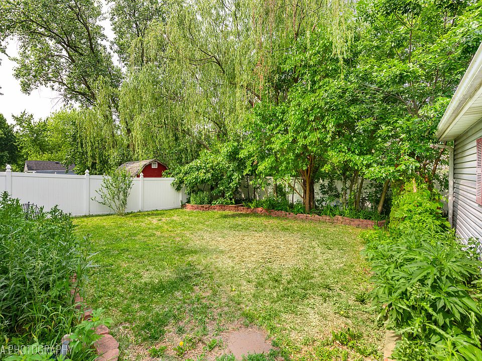 2nd image of 114 Jill Ln