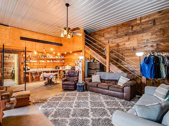 2nd image of 2405 E Wasp Rd