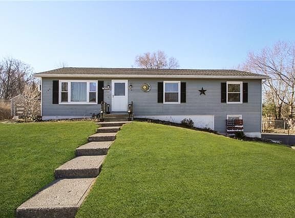 2nd image of 14 Lincoln Cir
