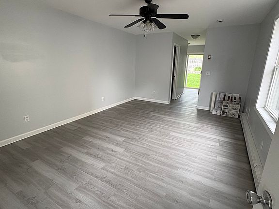 3rd image of 254 Saratoga Ave
