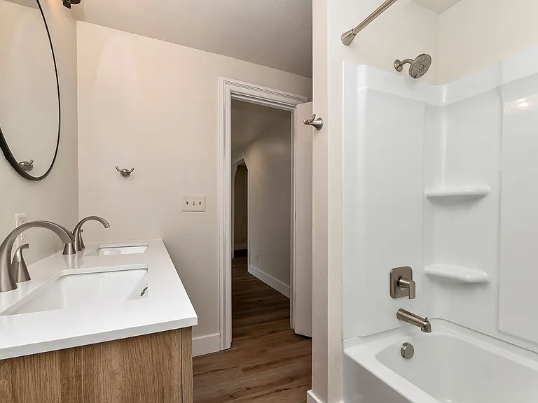 2500 W Madison Ave — Photo 22