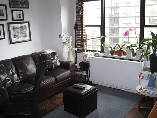 Rented by EA Kane RE Inc. | media 44