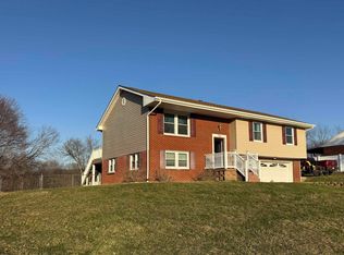 118 Hilltop Dr, Bridgeport, WV 26330