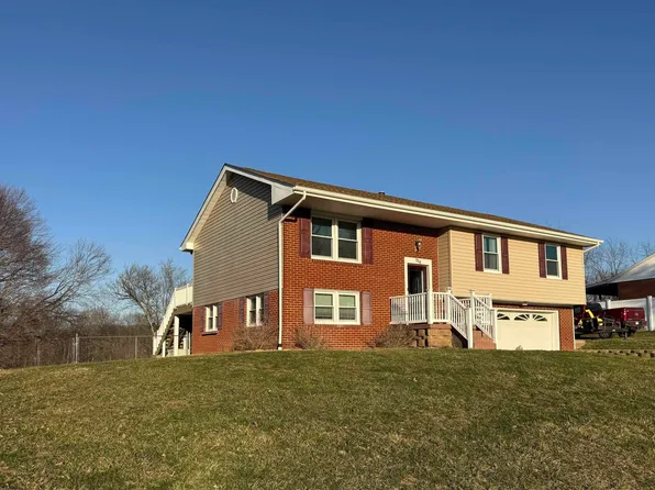 118 Hilltop Dr, Bridgeport, WV 26330