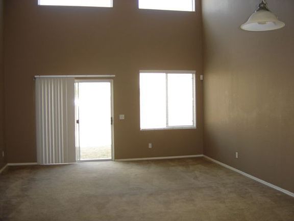 4th image of 44200 W McClelland Dr