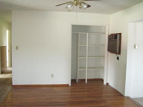 5th image of 904 Discovery St