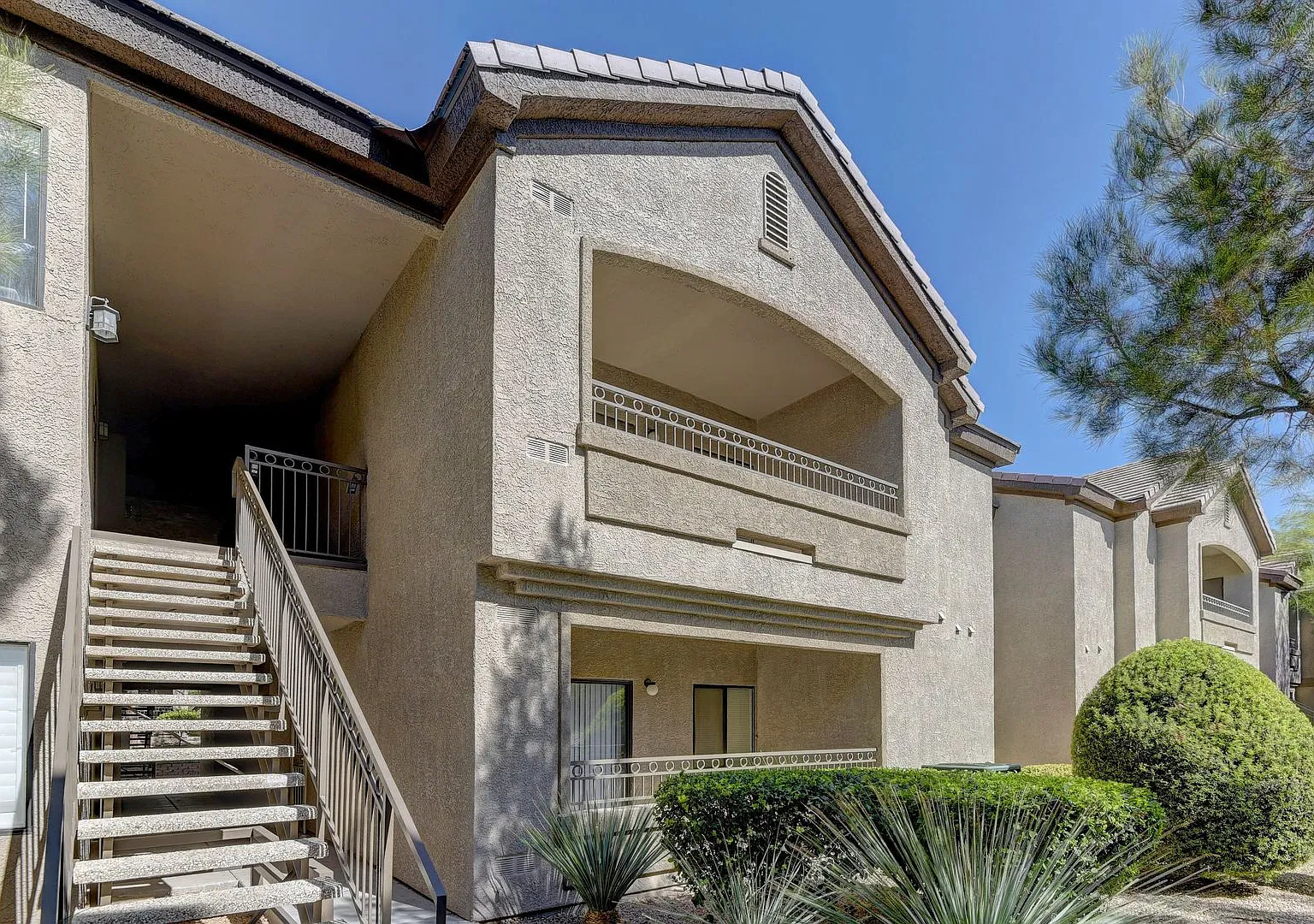 Beautifully remodeled 2-bedroom, 2-bathroom condo located in the highly desirable Skye Canyon area — Photo 2