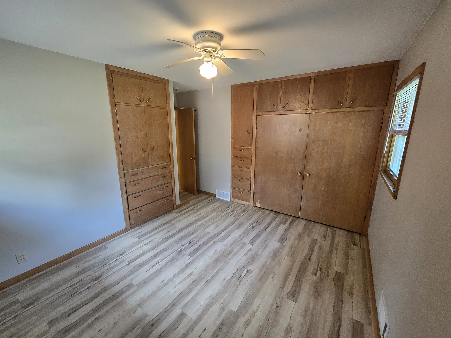3 bed, 1300 sqft, $1,500 — Photo 3