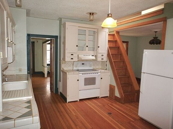 4 10004 104 St_03302018