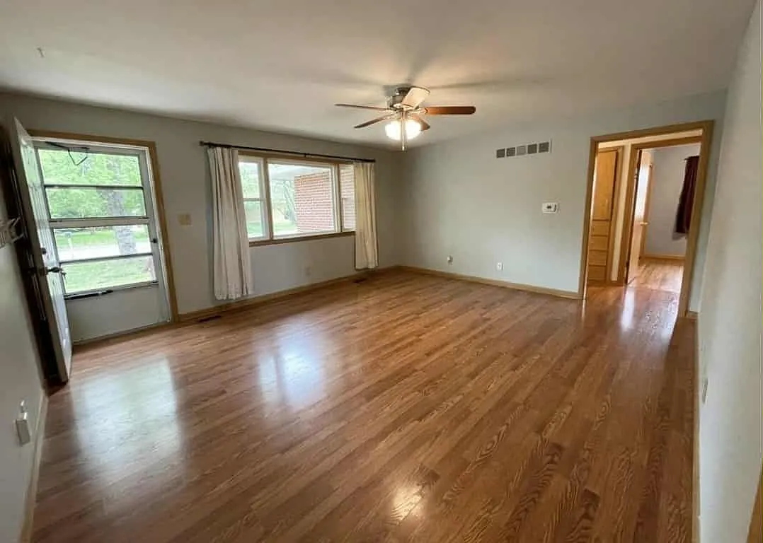 1405 Dixie St — Photo 2