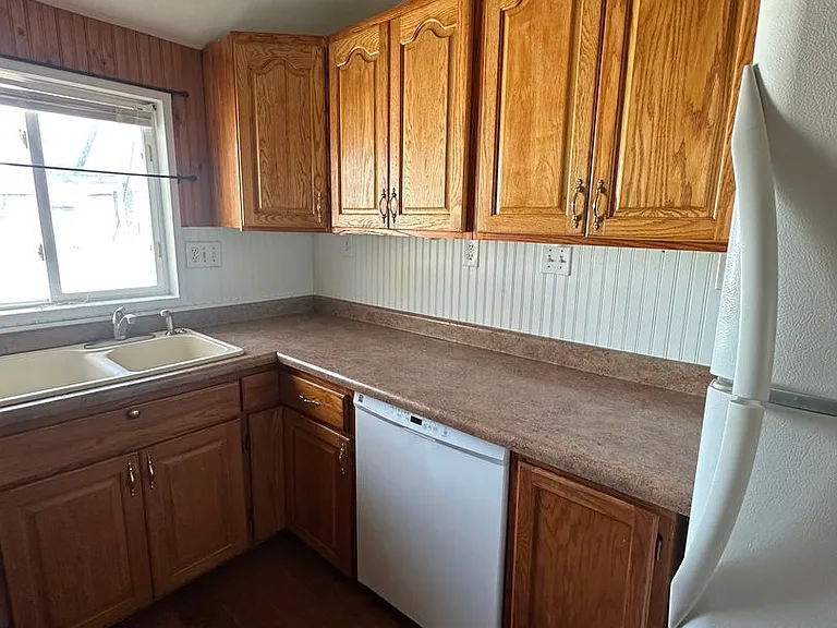646 South Coleman Street — Photo 12