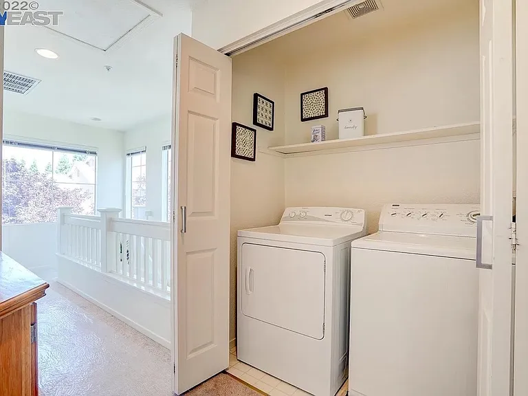 203 Swan Ct #203 — Photo 34