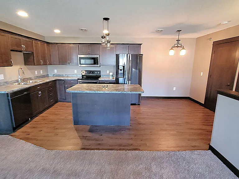1929 Cypress Ct NE #6 — Photo 7