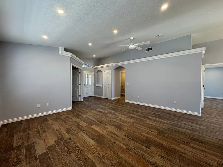 2454 E Saguaro Dr — Photo 7