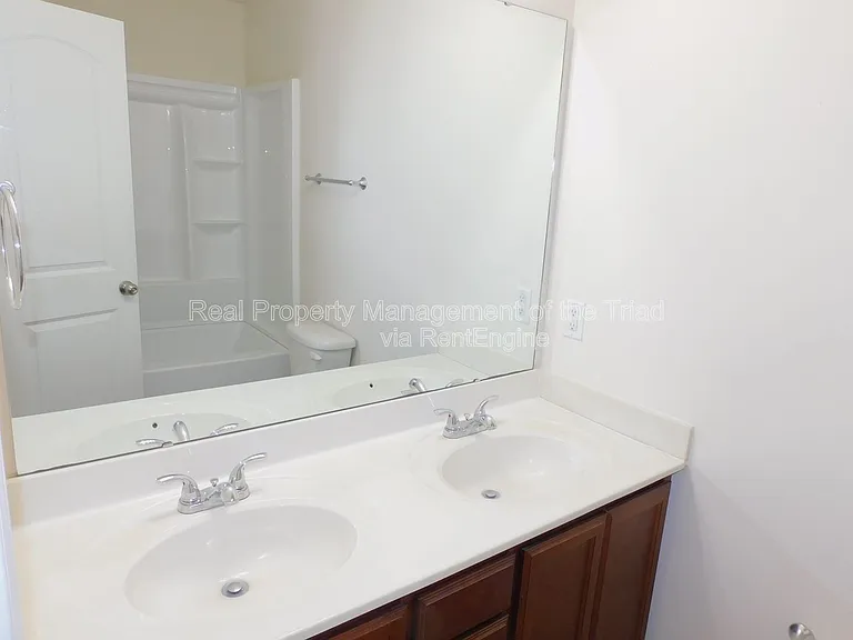 415 Hidden Brook Ln — Photo 11