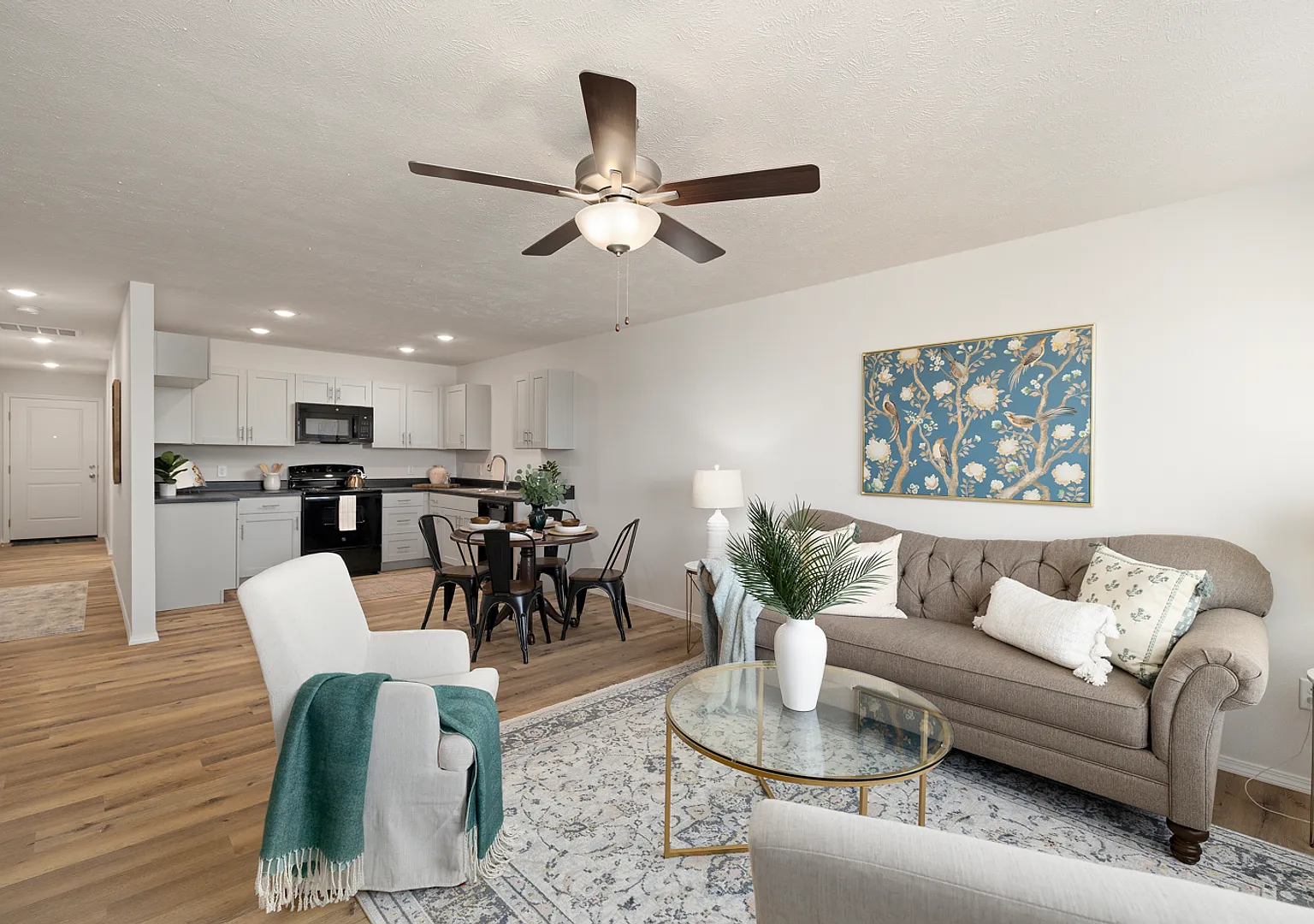 Newly built 3 bedroom duplex-Westbury Gardens with a fully fenced in yard! — Photo 3