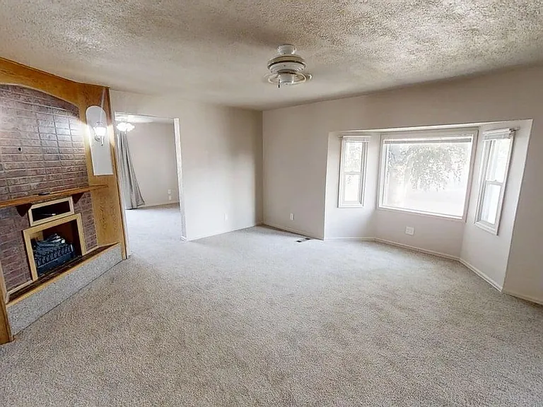 114 Linden Dr — Photo 4